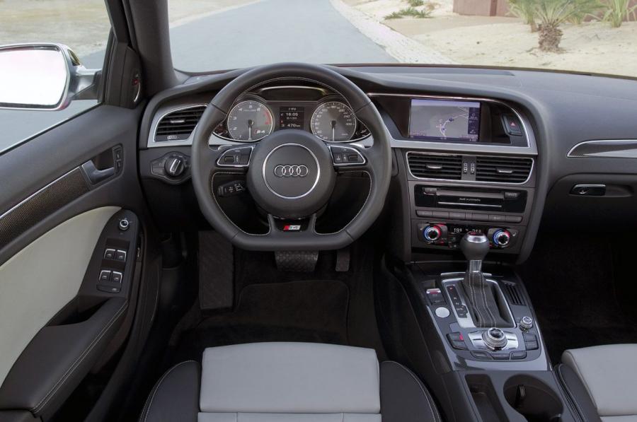 Торпедо Audi S4 Sedan (B8, 8K) 2012 года  (WW) (фото 39 из 62)